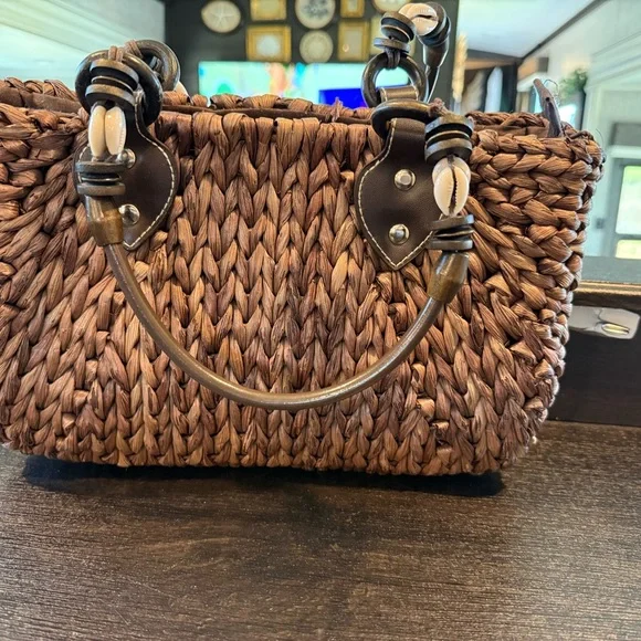 Woven Tan Handbag - Picture 4 of 5
